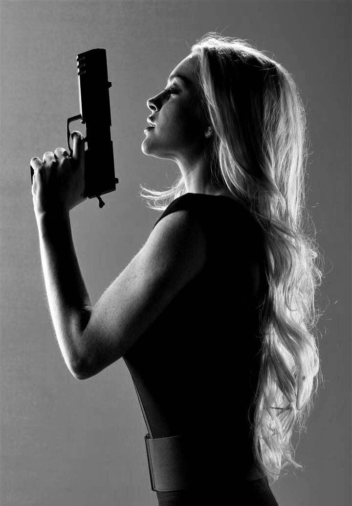 Not to mention Lindsay’s pictures with guns. There does seem to be an existing correlation between Moon-Mars aspects and weapons as an aesthetic. I personally have a Moon-Mars aspect and can attest to that.. 