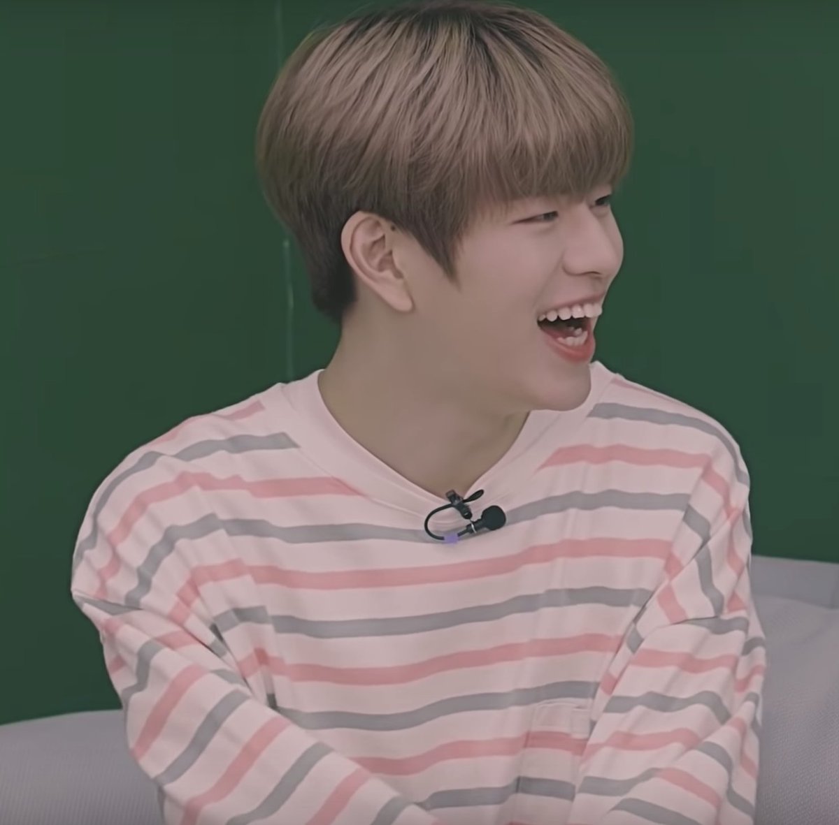 they started by talking about how they're all ESFJsjeongin: "ok so what i think you two have in common..."seungmin: "yeah, what do you think?"jeongin: "first of all, you have the same MBTI"seungmin: "......yes and? so because we have the same MBTI, what do we have in common?"