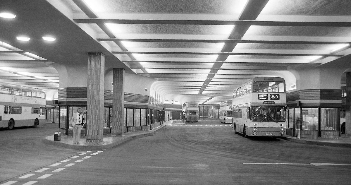 rebuildingmcr's tweet photo. Inside the Arndale Centre Bus Station, October 1979. Great photo, taken from this website https://t.co/76qS3YGkfI #rebuildingmanchester https://t.co/kfo7S2xY8R