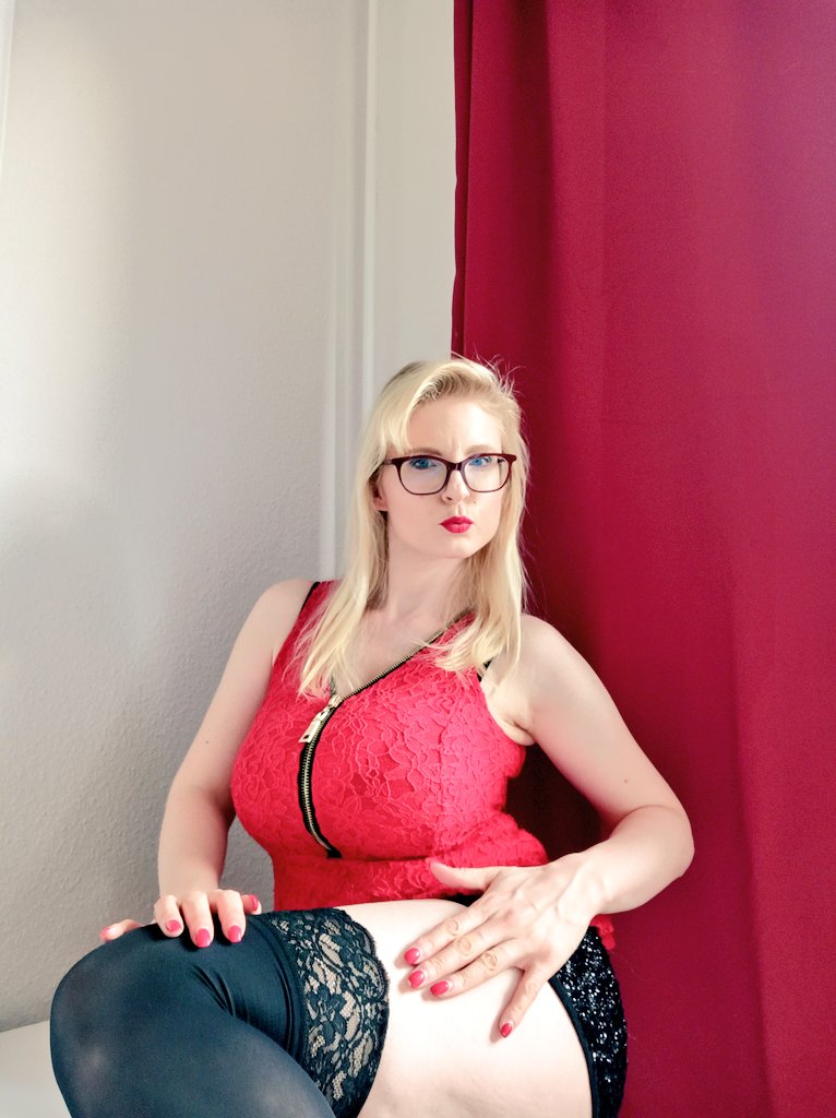 Casey Deluxe pregnant on Twitter " XMissRavenDarkX PandasPlayDen FANCYRTPROMOS FatalGirls2