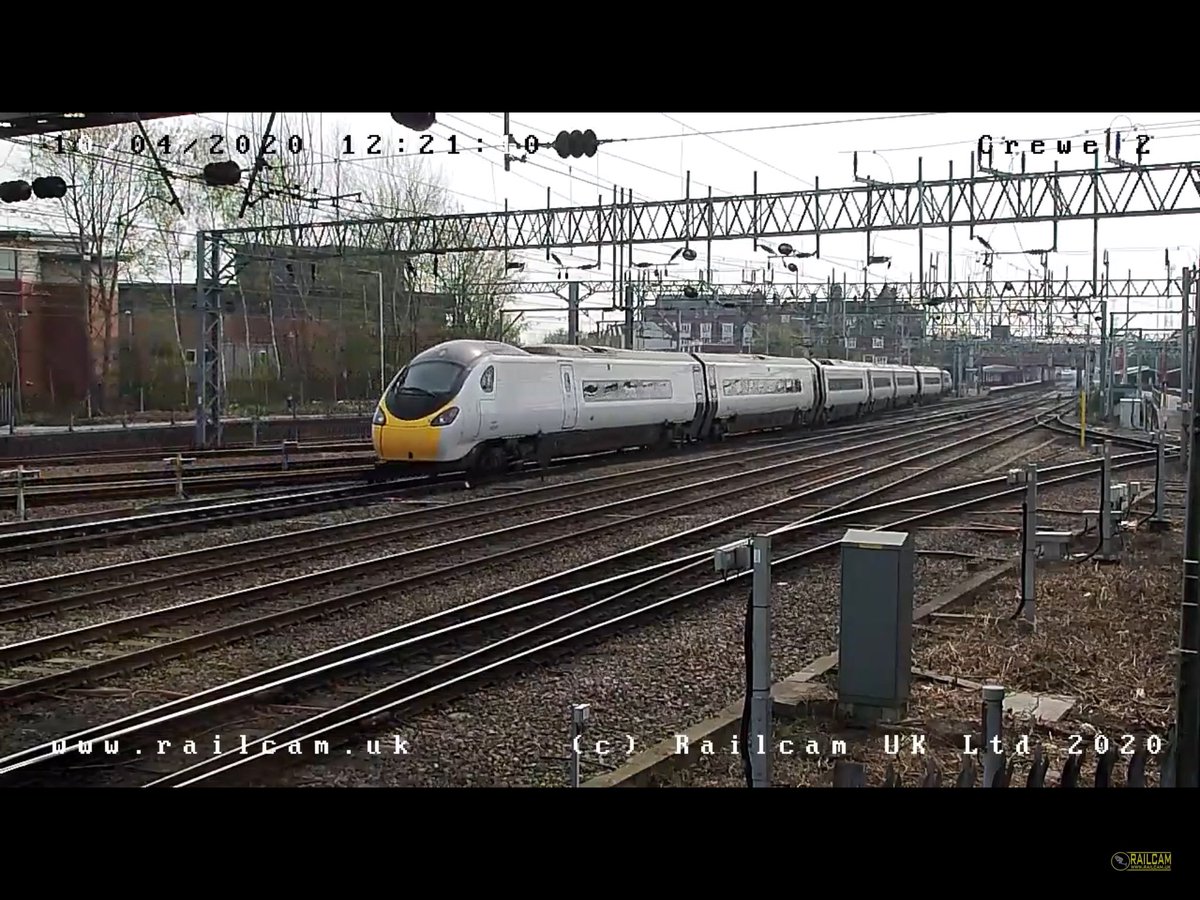 PhilGrimley's tweet photo. @railcamlive those grey Pendolinos look... weird? #Crewe2 #SpottingFromHome https://t.co/iZGlh8kPCI