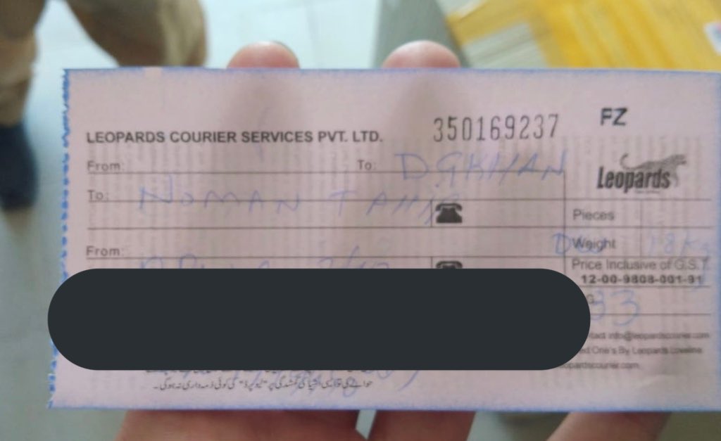 SavethedoctorsP's tweet photo. 👨‍⚕️😇 On 10th April 2020 40 PPE Sets were dispatched to #Baluchistan. The cargo will be picked by Dr Kaleem Ullah Hasni from Mr Noman at DG Khan &amp; will be distributed at #DHQBarkhan #BHURakni #DispensaryBarkhan #Baluchistan  #PPEForDoctors #PPEForParamedics #CoronaVirusPakistan https://t.co/xLmXwbHKnm