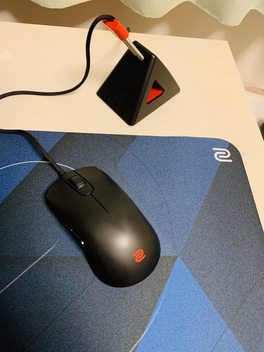 Yue かっこいいマウスパッドが届いた Zowie S2 Black X Zowie G Sr Se Deepblue