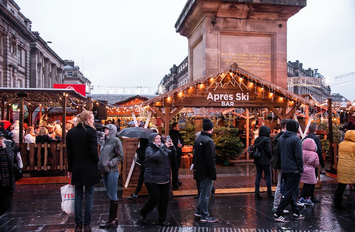 Looking to feature your business at one of the best Christmas Markets in the UK?
We are looking for new market traders to join us at our 2020 Newcastle's Christmas Markets.
Download an application form from our website now!
loom.ly/JAE7olU 
#NewcastlesChristmasMarkets