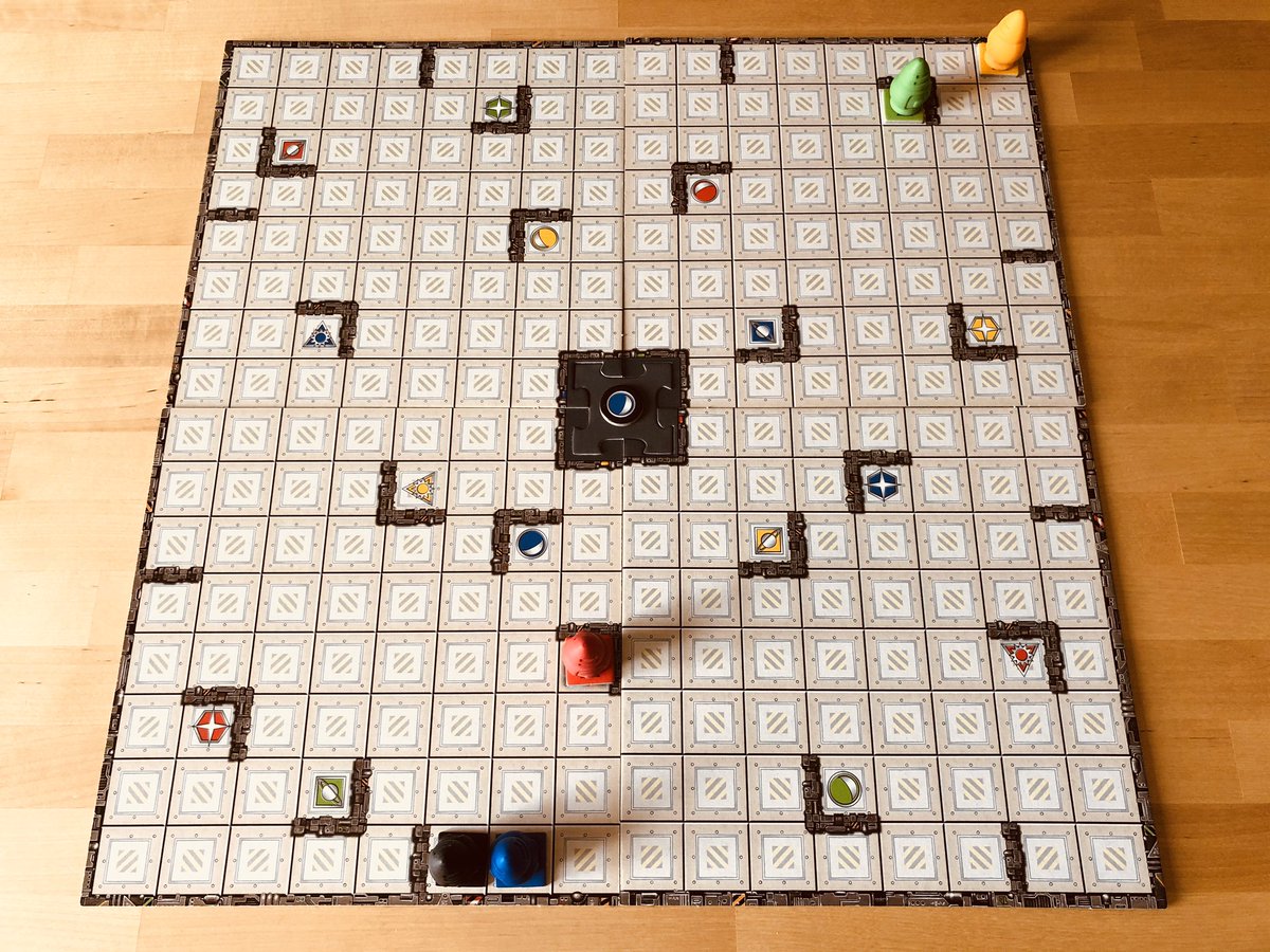 Al_Bundy17's tweet photo. Je me suis fait une partie solo de Ricochet Robots ce midi et je suis tombé sur cette configuration à résoudre vers la fin 🤯
Bon courage!! ahaha
(Et faire 🔵⬆️ ou 🔵➡️⬅️⬆️ ou 🔵⬆️➡️⬅️ n'est pas valable hein...!!)
Poke @rico_robot 😉 https://t.co/29p8ZUo2qA