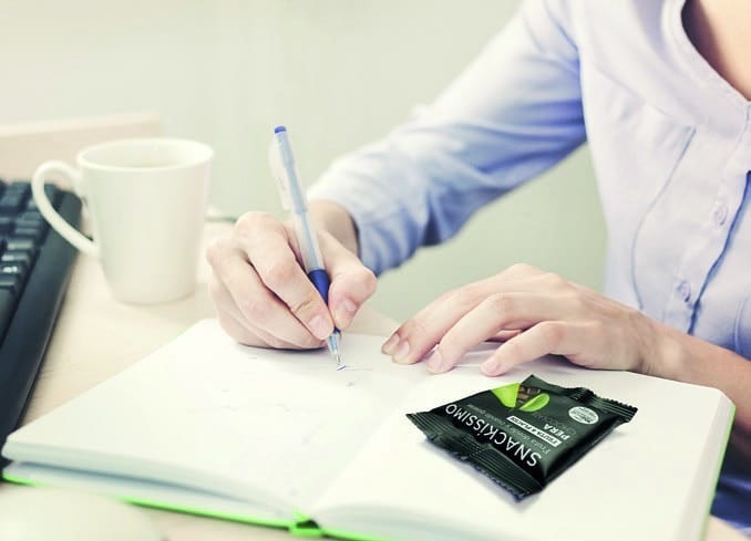 Pots comprar <a href="/snackissimo/">Ingredíssimo</a> online i rebre-ho a casa! Entra al web de Tradissimo (Marca del mateix grup al qual pertany) i selecciona els productes que vols. Al finalitzar el procés de compra, introdueix el codi “ENCASA” i obtindràs enviament gratuit si fas comanda superior a 20€.