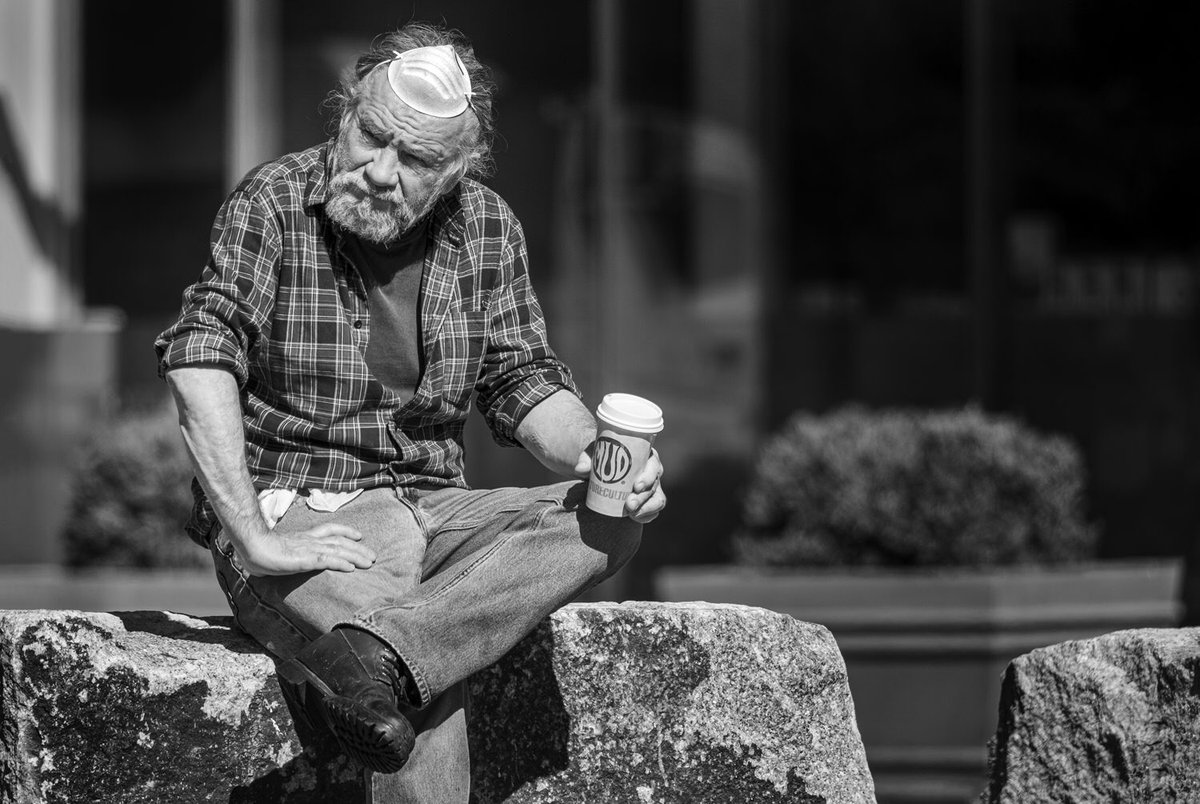 bobcooley's tweet photo. Solo Cup
#FujiXT3
400mm-1/640@ƒ/5-ISO160
#coffee #mask #relax #break #alonetogether #CooperUnion #StMarksPlace #coronavirus #pandemic #covid19 #photojournalism #candid #streetphotography #Fujifilm #blackandwhite #bw_people #NewYorkStories #Documentary #fujifeed #mudcoffee https://t.co/wMEaCAlkpg