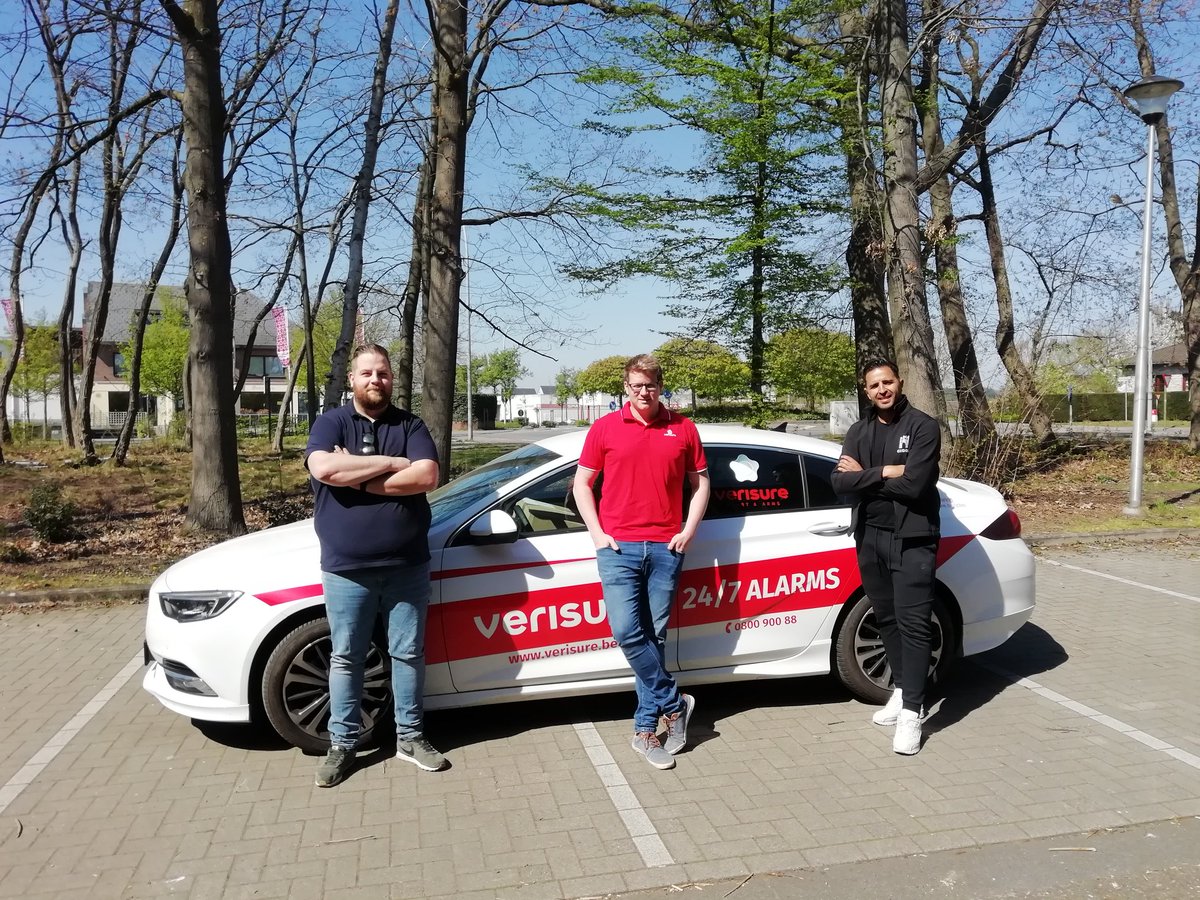 gigos_jww's tweet photo. 1000x dank @VerisureBE voor de computers &amp; tablets! Met deze steun kunnen we alvast weer een deel gezinnen uit de nood helpen! #peopleprotectingpeople #gigos #jeugdwelzijnswerk #genk3600 #samentegencorona https://t.co/ZJpJq2s8fF