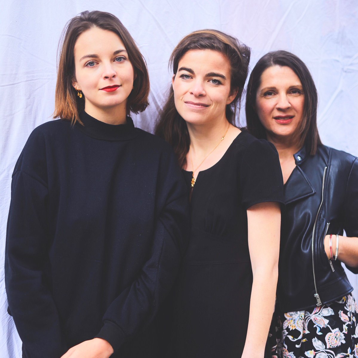 NouvEcoutes's tweet photo. Suivez le parcours de nos 3 "primo-romancières" Albane, Alexandra et Hélène, leurs peurs et leurs joies, jusqu’au grand saut dans le monde de la littérature ! https://t.co/IebyEqDFLc https://t.co/3u9rEyeuL6