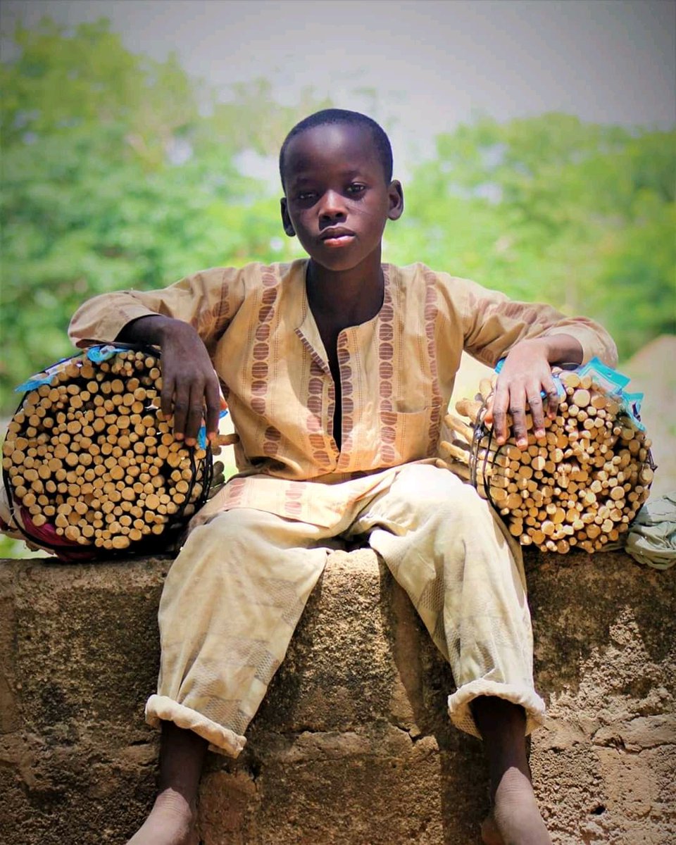 IsAlmajiri's tweet photo. Almajiri is also a child https://t.co/V1nUDVPGjs