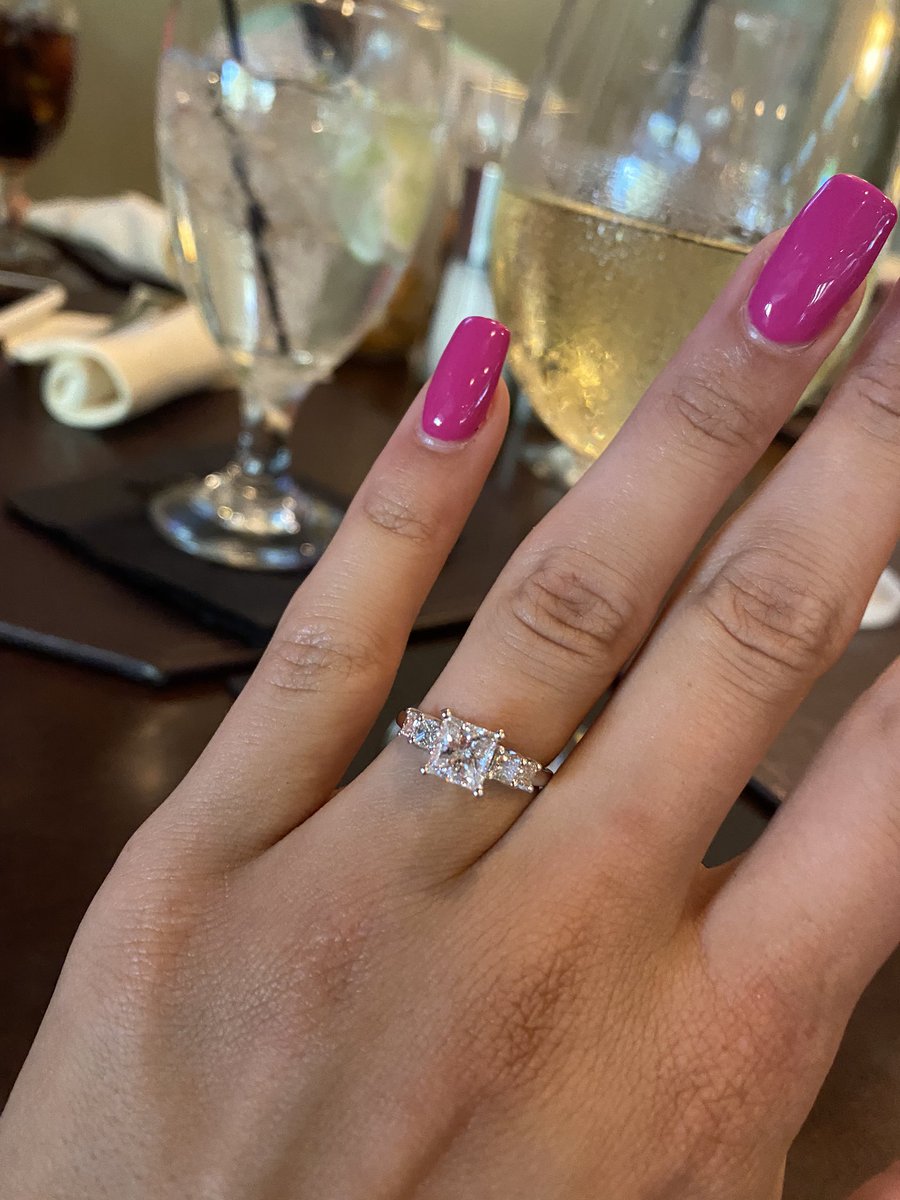 Still in awe at how beautiful my engagement ring is! 😭 Made by my fiancé with the help of @ShaneCompany #thebestofthebest #shaneco 💍 #stellarservice
