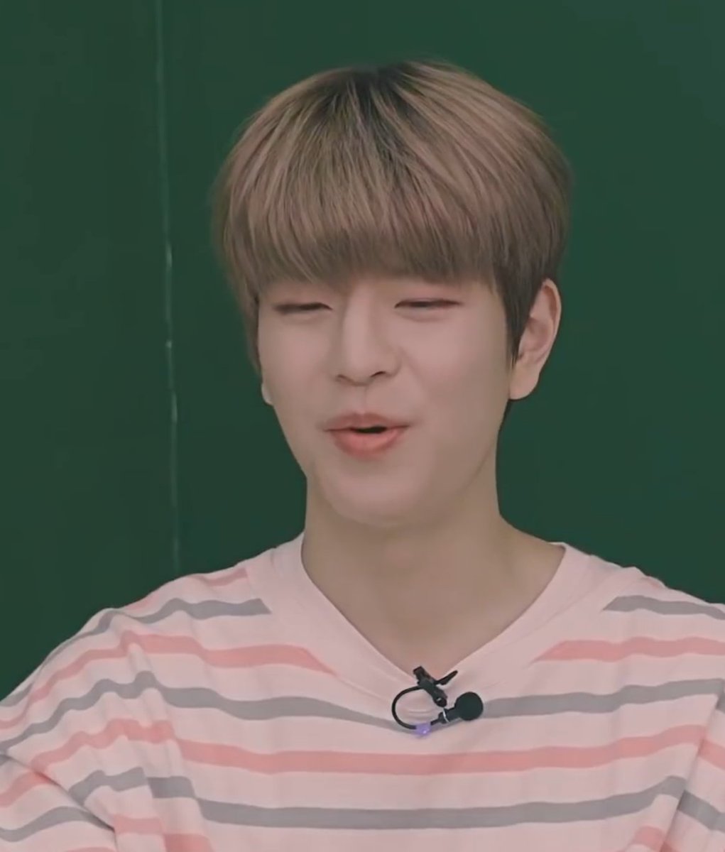 minho: "seungmin always works really hard on what he does and if he is lacking in something he shows his improvement a lot"seungmin: "oooh"minho: "he practices really hard and works hard to improve himself, so i want to learn that from him...this was a good script, right?"