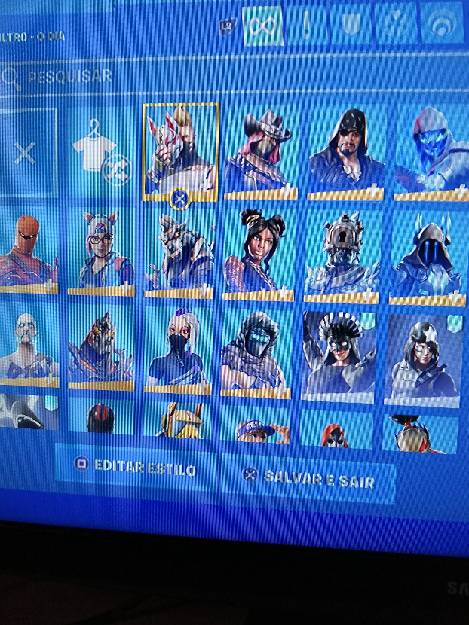 CONTA PS4 on X: Vendo conta paysfe 10€ Conta com plus skins raras fortnite  Motivo: eu sei que pode ser muito Barato mas vou comprar SKINS no cs go e  já não