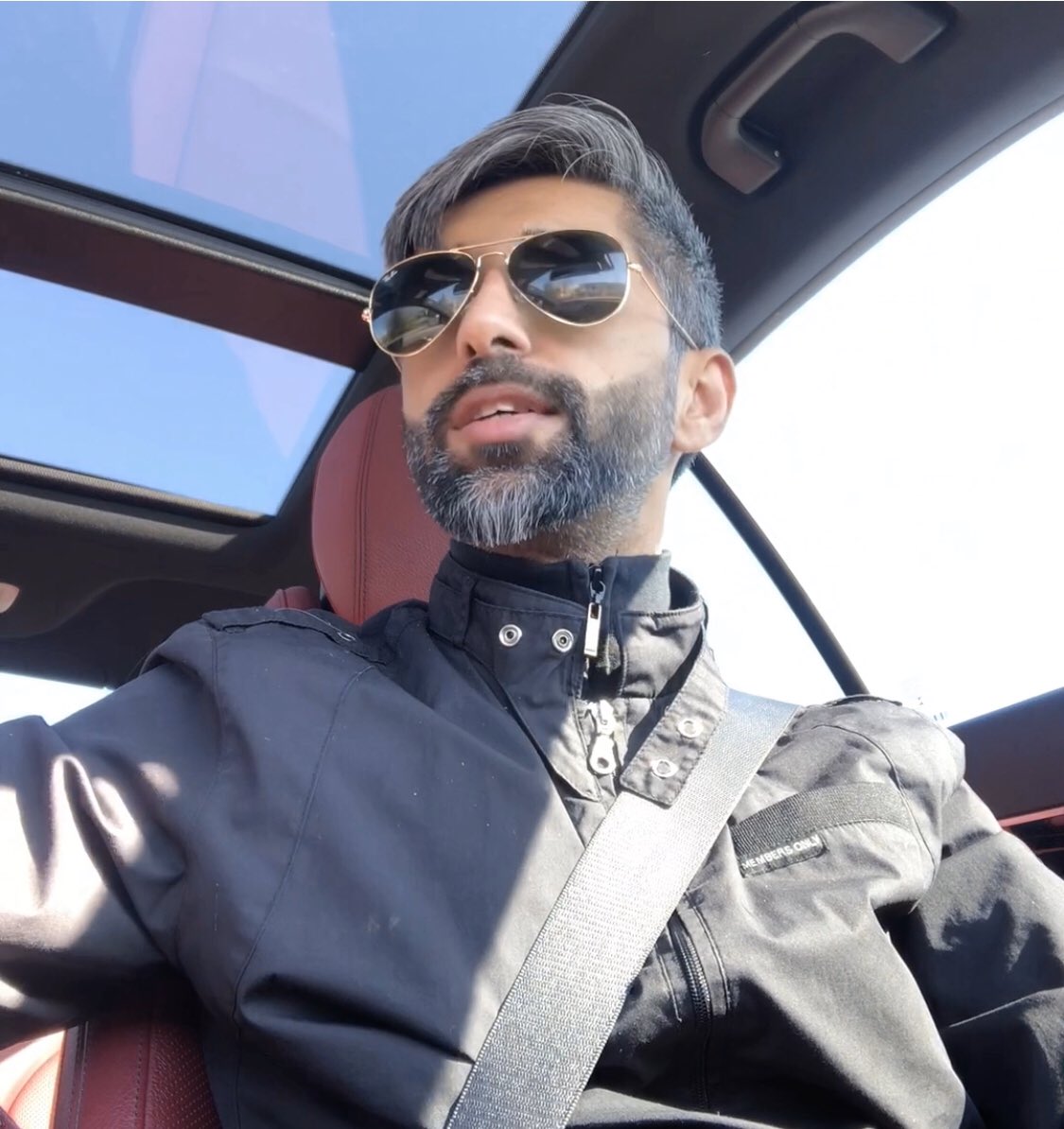 thefarrukhsalim's tweet image. Came out after days to get essential items. Missed the small things like fresh air and sunlight. Feeling grounded, humbled and hopeful. #FeelingRevived

#FridayMotivation #FridayThoughts #Hopeful #StandStrong #COVIDー19 #FreshAirAndSun #Toronto #The6ix