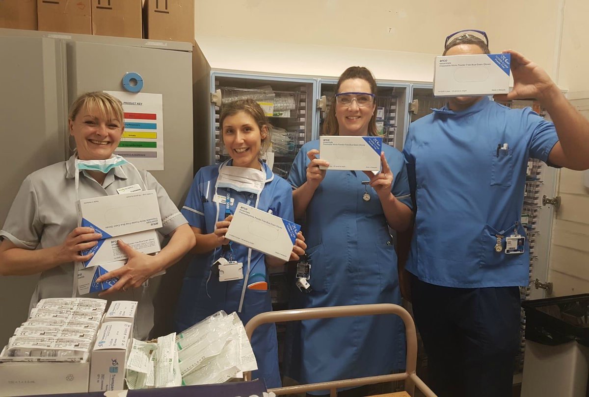 Doctors and nurses  @RCHTWeCare take a welcome delivery of PPE.Bringing a smile to the  #NHSfrontline Thankyou RGB  #Bodmin & Thankyou  @RCHTWeCare  #BBCMakeADifference  #StaySafe