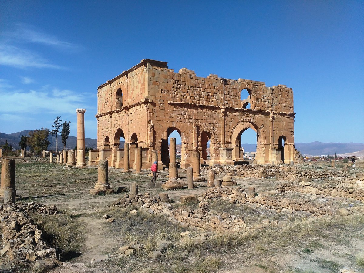 I was meant to be visiting Lambaesis today where Hadrian reviewed the fighting skills of Rome's African army. He witnessed its manoeuvres and criticised/praised them in speeches to the troops. The army recorded the speeches in an inscription on the parade ground.Fayeqalnatour