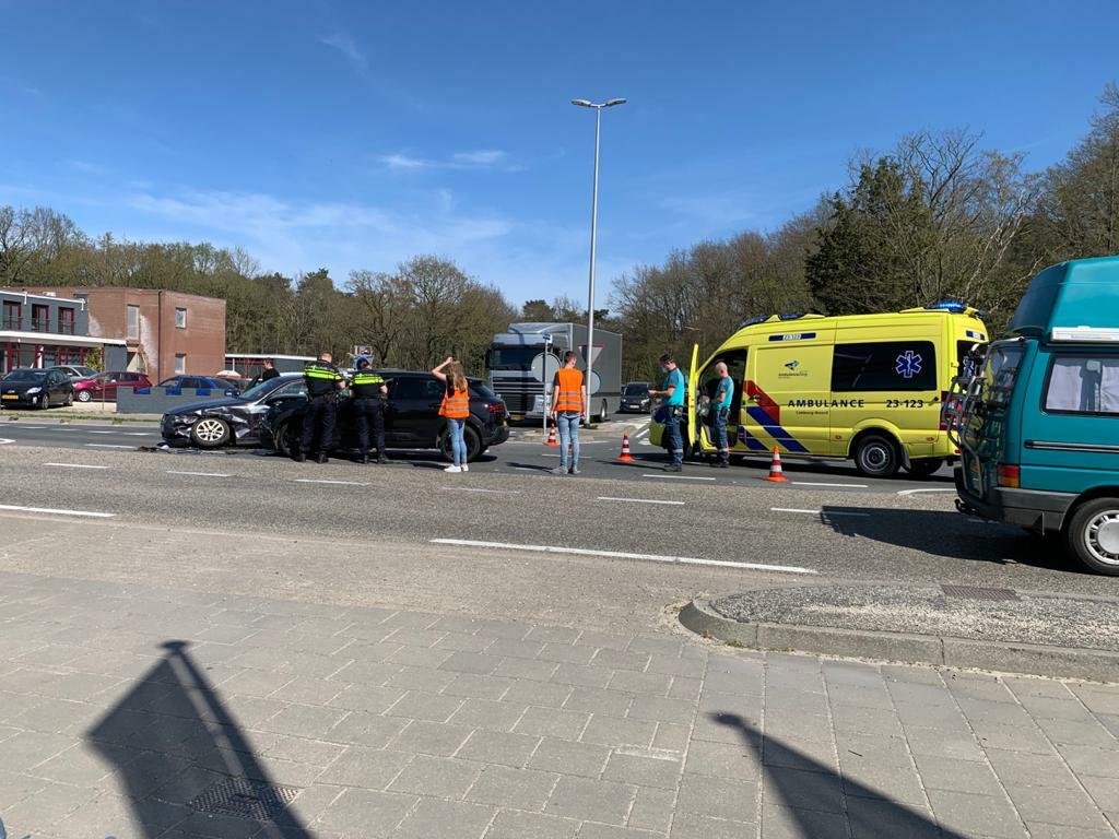 112 – Weer een aanrijding op kruising in Well #nieuwstweet..