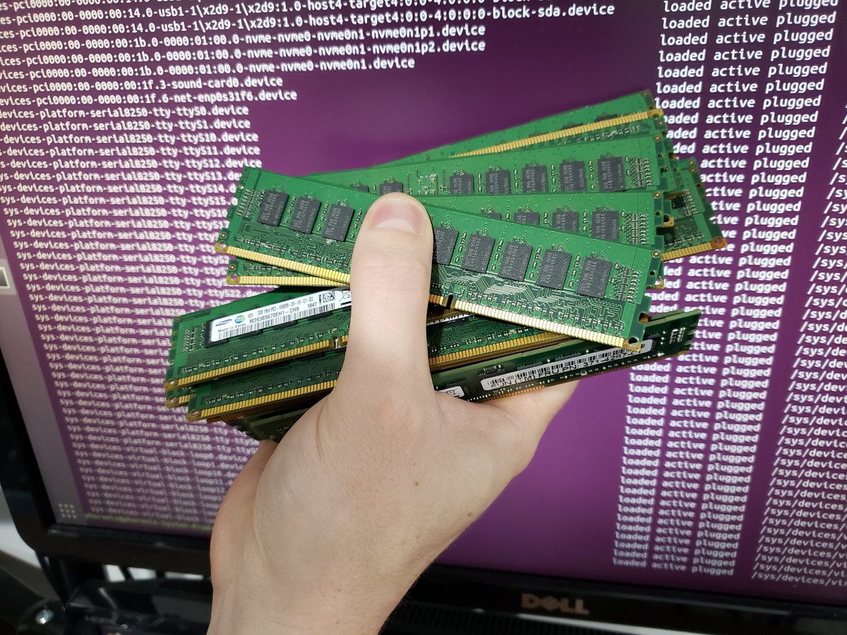 phoronix's tweet photo. #Systemd #OOMD Continues Coming Together For Better #Linux Out-Of-Memory Handling
https://t.co/Hvzv6RIGFc https://t.co/hMlWGHgiAK