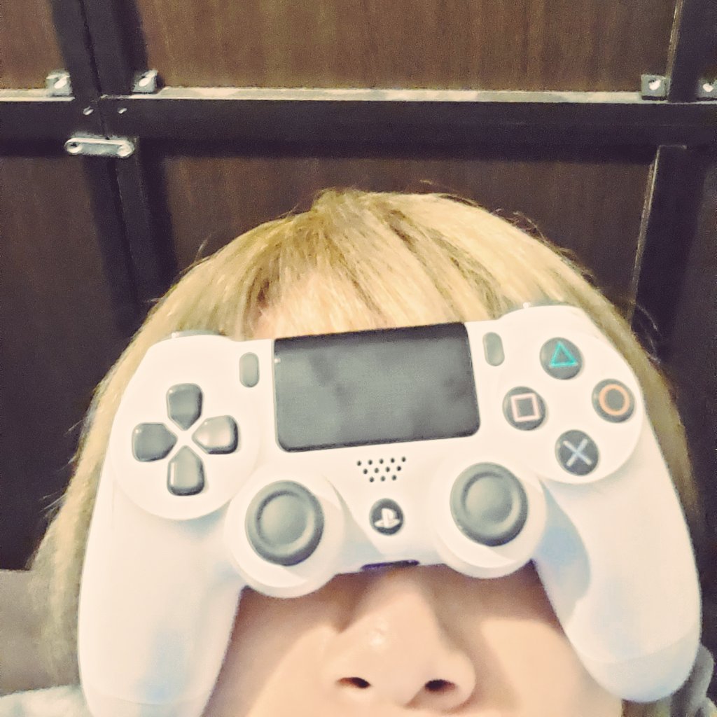 yanasan1214's tweet photo. AoVやるかウイイレやるかモンハンやるか悩む
#AoV #ウイイレ #MHW #ゲーム好きと繋がりたい https://t.co/A0pG8cTyzx