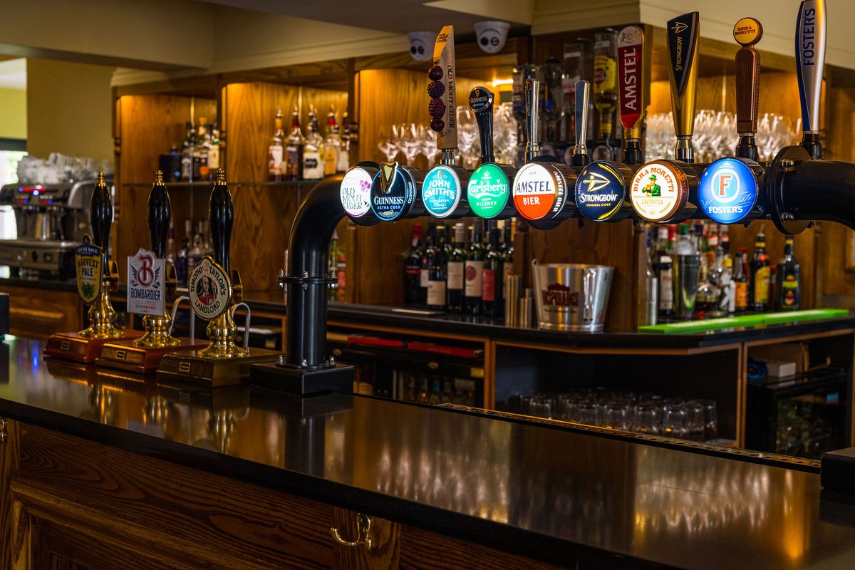 theoldvol's tweet photo. Its Friday ! 
(for all those who have lost track!)

We may not be open but we are still here! Let us know what you are up to tonight at home, playing a game, cooking a meal? We'd love to hear from you!

#theoldvol #theoldvolunteer #caythorpe #gastropub #fridaynight https://t.co/ueWiftKQKl