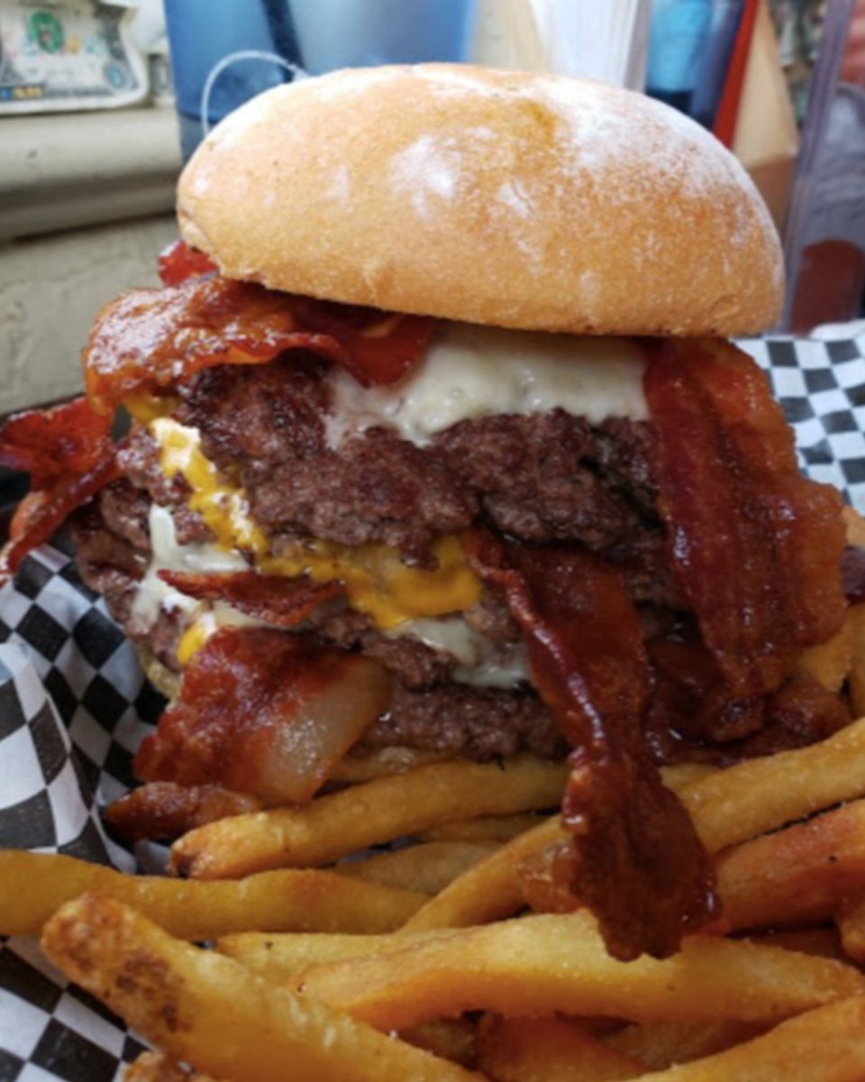 BackDoorGrill's tweet photo. This was the Lentiest Lent we have ever Lent #timeforsomebacon #timeforaburger #breaklent #lentiestlentever #backdoorburger https://t.co/Ep9KlVn2pe