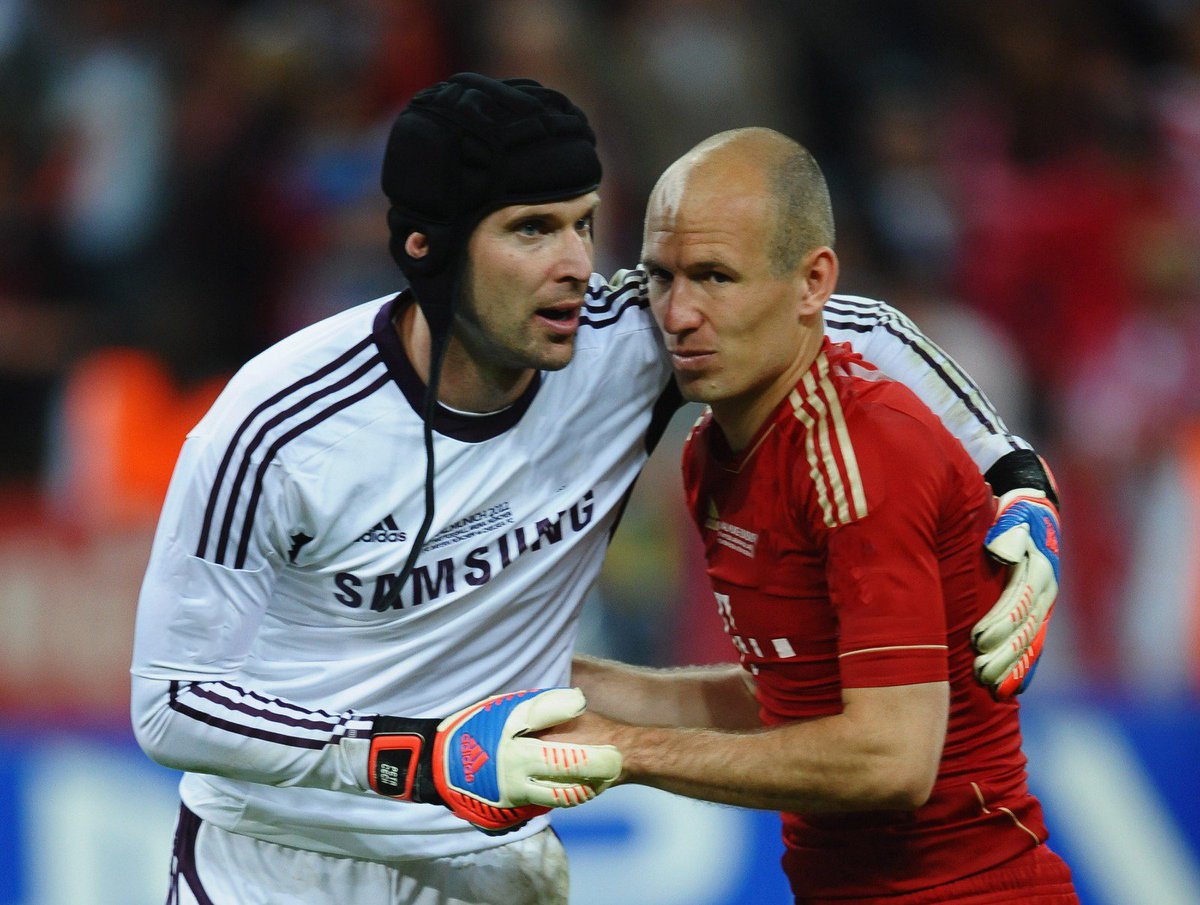  In extra-time, Bayern kept pushing for a winner and the chance finally came. Drogba went from hero to zero after he brought down Ribery in the box. Penalty to Bayern. Former Chelsea player, Arjen Robben stepped up but saw his penalty saved by Cech.Penalties it was.