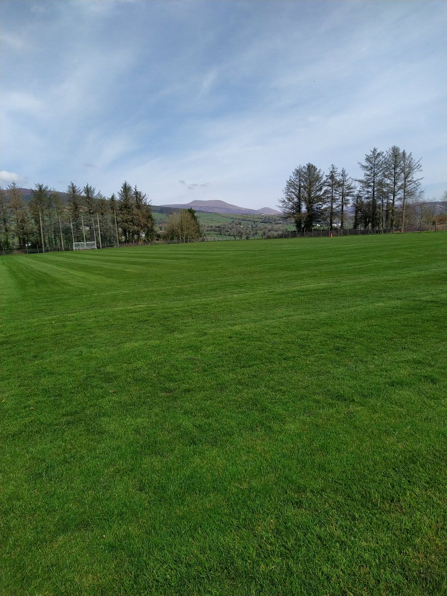 Galtee_GaelsGAA's tweet photo. Better than a view from a corporate box.Easter sunshine. https://t.co/5KgKcAOUsY