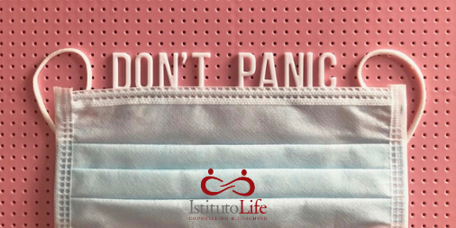 IstitutoLife's tweet photo. Ridurre il bombardamento mediatico è essenziale per la propria salute.⁣
⁣
L'#abuso di informazioni produce confusione, ha un effetto ipnotico, riduce il #pensierocritico e fa vivere in stato d'allarme.⁣
⁣
_Prof. Giuseppe Mammana @PinoMammana 

#fakenews #paura #Coronavirus https://t.co/rKtBl12uSz