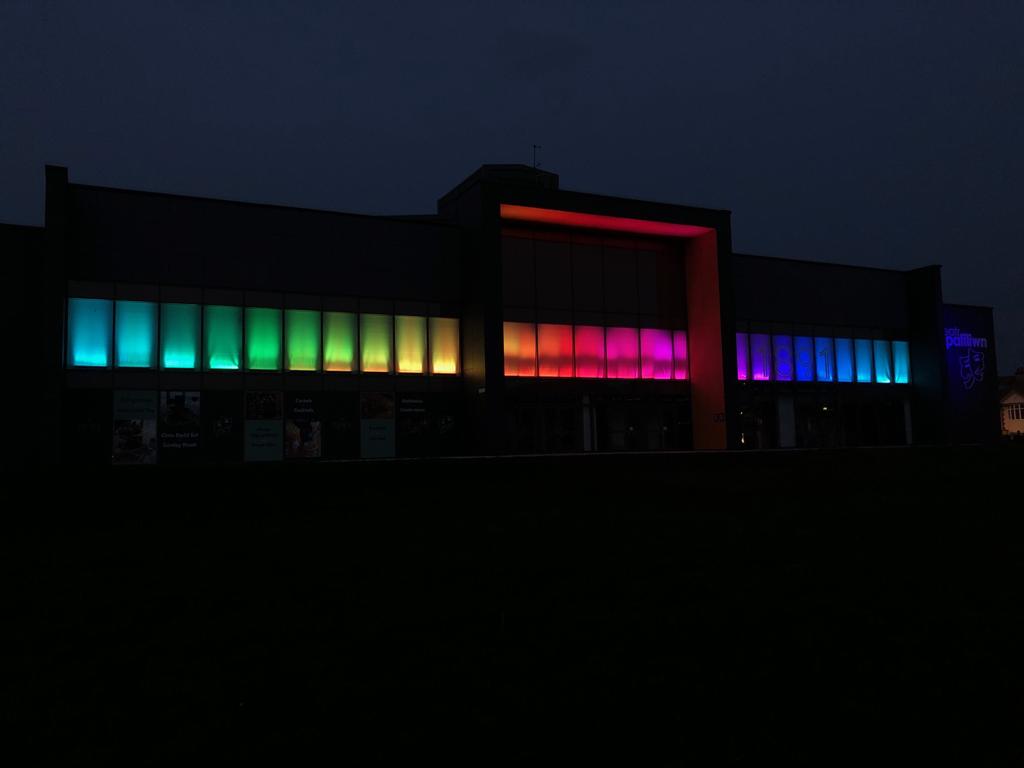 Hamdden Sir Ddinbych cyf / DLL (@dllcommunities) on Twitter photo Tonight we are lighting up Rhyl Pavilion&1891 in rainbow colours in support of our colleagues in Conwy with the great work being done to keep North Wales residents safe at <a href="/VenueCymru/">Venue Cymru</a> with the development of field hospital Ysbyty’r Enfys, The Rainbow Hospital🌈 #showsupport #NHS Tonight we are lighting up Rhyl Pavilion&1891 in rainbow colours in support of our colleagues in Conwy with the great work being done to keep North Wales residents safe at <a href="/VenueCymru/">Venue Cymru</a> with the development of field hospital Ysbyty’r Enfys, The Rainbow Hospital🌈 #showsupport #NHS