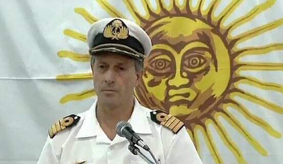 raymondspage's tweet photo. Is it just me or does this picture look like the sun is giving this man a shoulder massage? https://t.co/BBoPDEgSRM