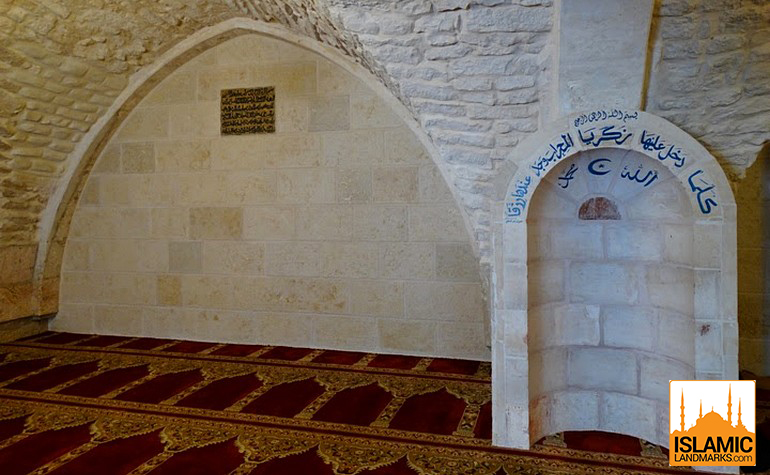 Tradition has it that he picked up a stone, threw it outside and prayed at the spot it landed. The present Mosque of Umar was built over this place by Salahuddin Ayyubi’s son Afdhal Ali in 1193 CE. It is directly opposite the Church of the Holy Sepulchre.
