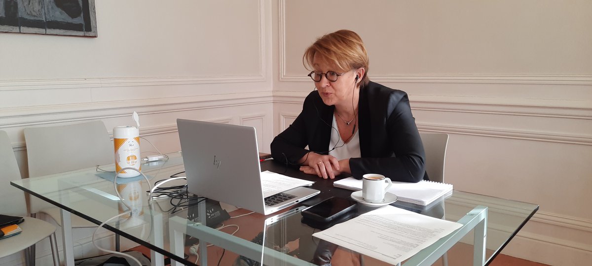 Grande première ce matin : un conseil municipal en visioconférence et diffusé en direct sur YouTube live et le site de la ville. Mission accomplie, aucun souci technique, 1100 visionnages en direct avec une durée moyenne de 30 minutes chacun ! 👍 #CMRennes #Rennes #compublique