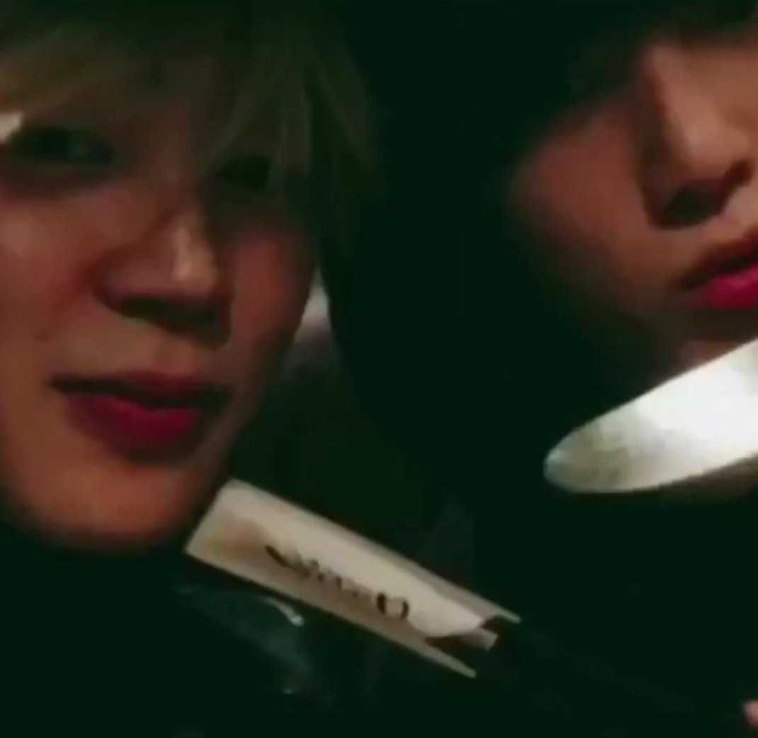 Seventeenth: Are Jikook sharing the same lip gloss?