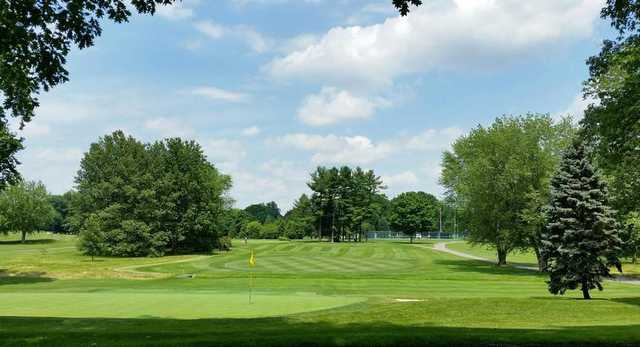 LVCathletics's tweet photo. Located just a few minutes from campus, Lebanon Country club is home to #lvcgolf teams, designed by "The Father of American Golf" Alexander H. Findlay in 1920. #godutchmen #30ThingstoLoveAboutLVC https://t.co/q179ZOL9Zi