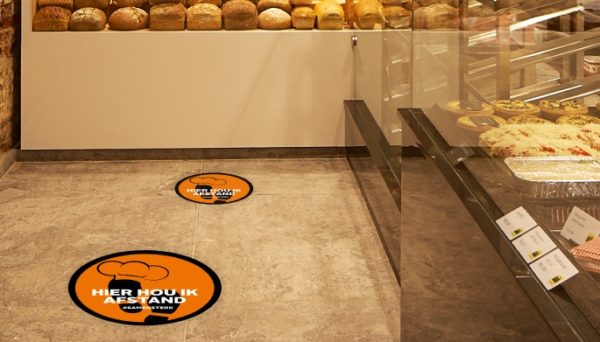 Dossche Mills helpt klanten met vloerstickers dlvr.it/RTXQLX