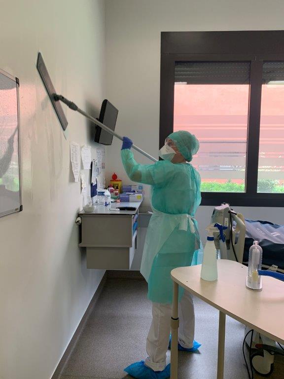 CHUdeToulouse's tweet image. l n'y a pas de répit quand on se bat contre un virus aussi contagieux toutes nos équipes le savent dont nos ASH à qui nous souhaitons à nouveau rendre hommage 👍
Vous êtes toutes et tous formidables 😍
#TousMobilisés
#OnNeLâcheRien
#EnsembleContreleCovid19 
#COVID19