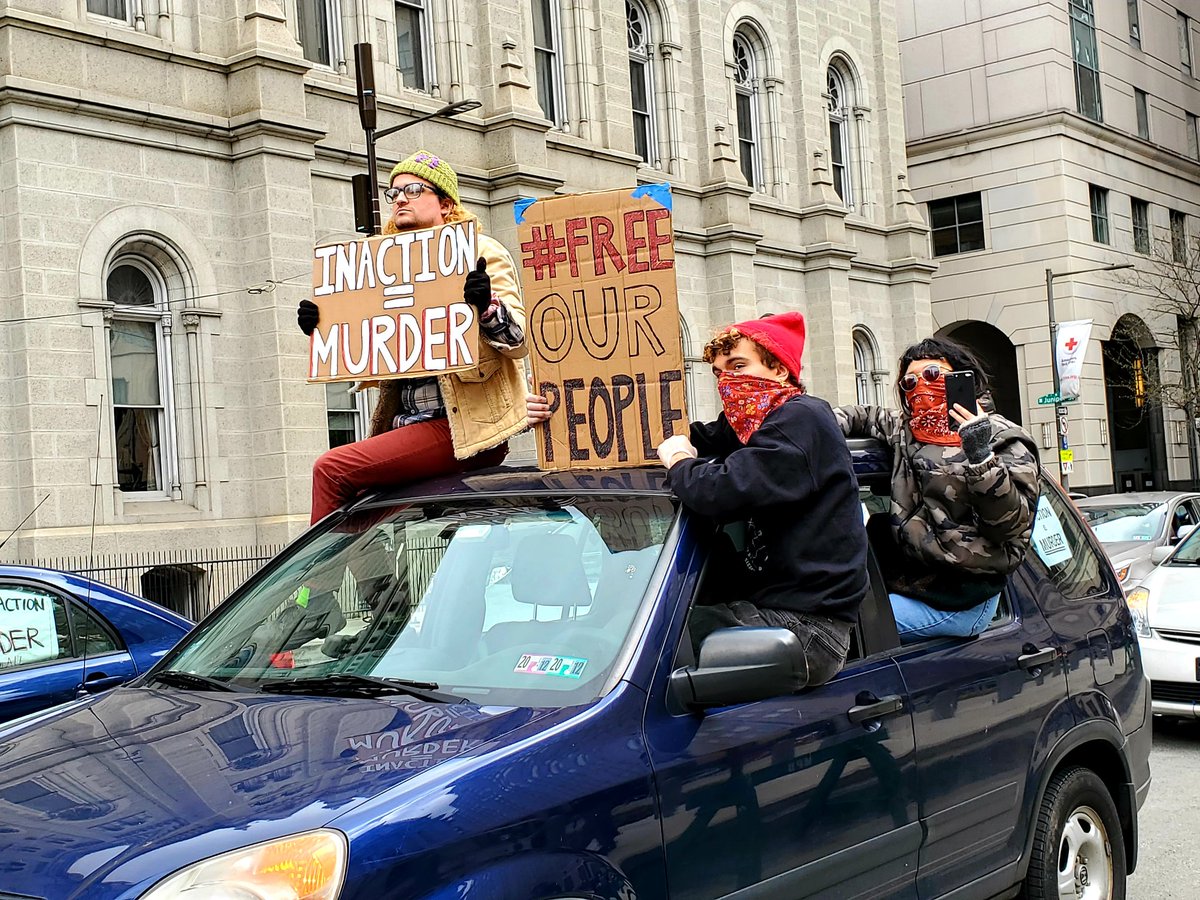 DA_LarryKrasner's tweet image. This moment calls for everyone with power to put the people before politics. That famous &quot;Philly progressivism&quot; is a damn lie if we don&apos;t do all we can to save our most vulnerable neighbors from #COVID19. 

😷 up, ✊🏽 up.