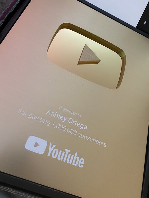 1 pic. I know I hit a million subscribers a while back but I finally signed up to get my 1 million subscribers