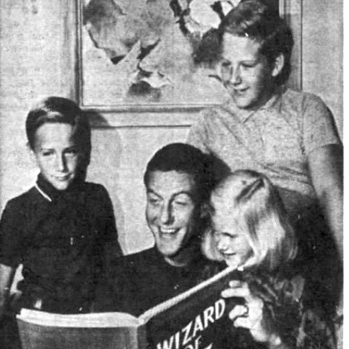 12/10/1961 at 6 pm. Fourth OZ telecast, the only one entirely in black and white after CBS' sponsors balked at a color surcharge. Hosted by Dick Van Dyke, joined by his children Christian, Barry and Stacey as well as the family dog Alice.  #TCMParty