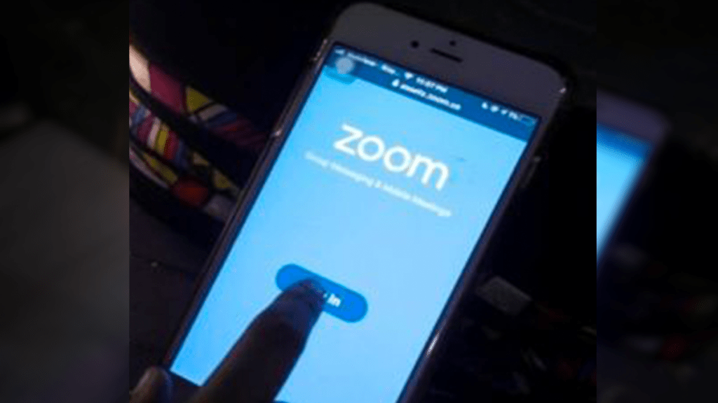 techusersdev's tweet image. Teachers stop using Zoom app in Singapore due to the ‘lewd’ incident. techusers.dev/teachers-stop-…