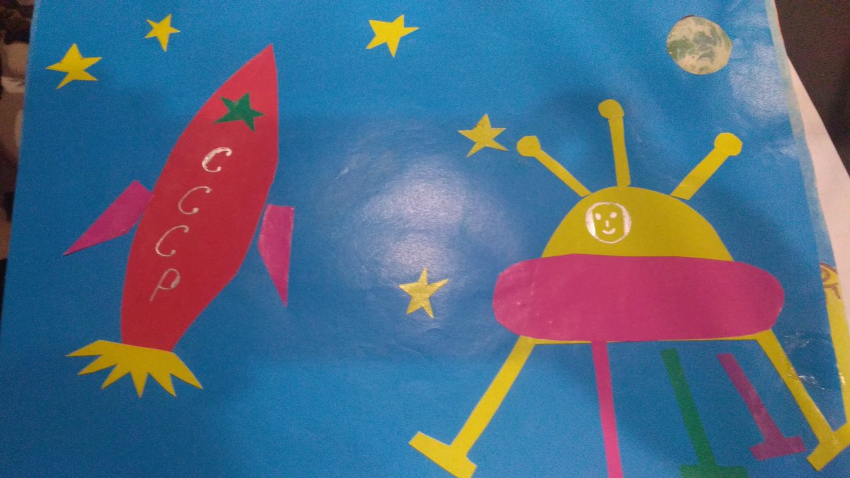 #сидимдома 
Дистанционное обучение. Тематическая неделя"В мире космоса".Совместная работа детей и родителей.