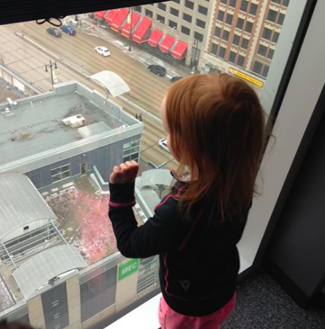 eastsizing's tweet photo. 4 years ago right now, we were #eastsizing #acrossCanada and, and were hanging out in #winnipeg. Our girls were too young to remember the trip, but it's fun to show them pictures of where they've been and how incredible Canada truly is #wegotthis #CanadaTogether https://t.co/KDYp9RC2Zs