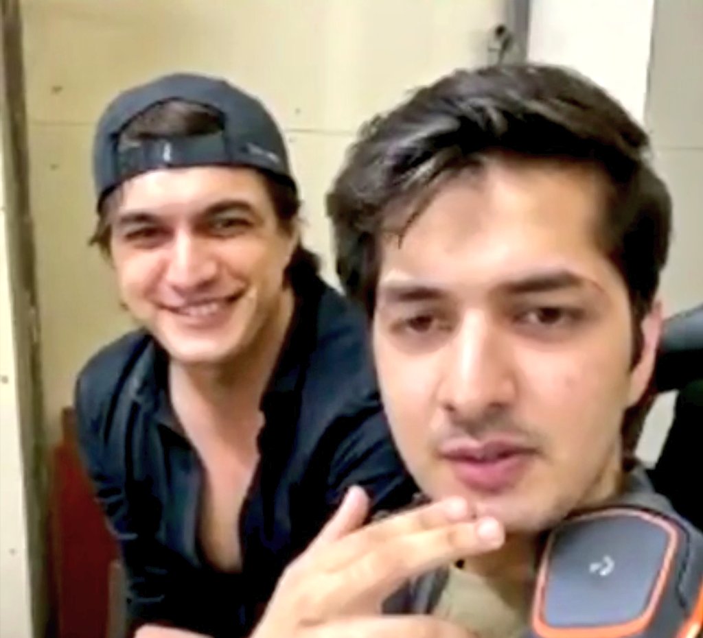 Jab cap hatane ko bolaMomo  #MohsinKhan  #yrkkh  @momo_mohsin