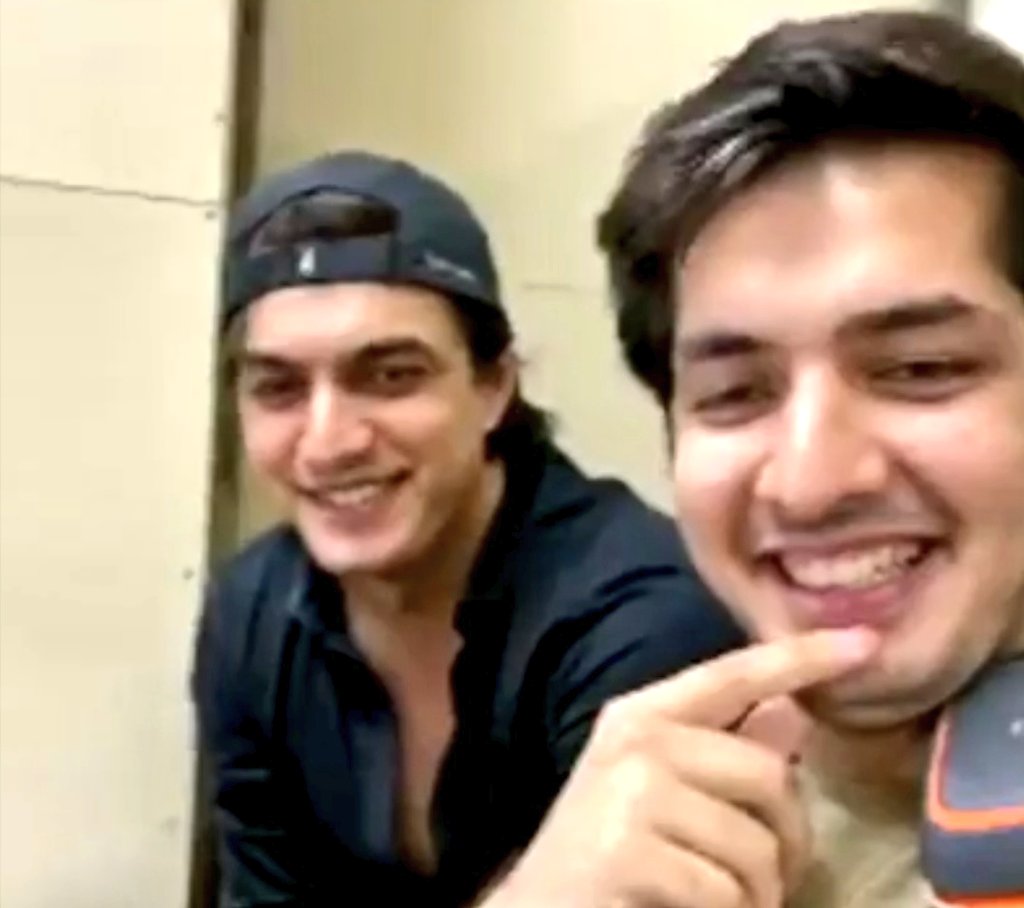 Jab cap hatane ko bolaMomo  #MohsinKhan  #yrkkh  @momo_mohsin