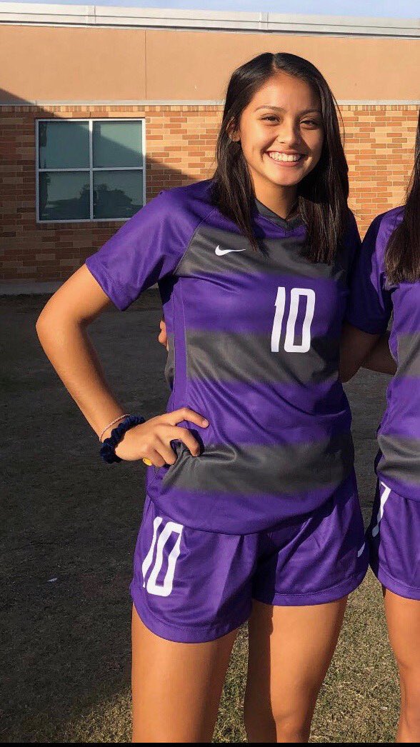 SMLRSoccer's tweet photo. Senior spotlight:  Midah is a great athlete, b-ball turned soccer and it runs in her blood. She is tough and scored many goals for us this years. We are super lucky she came to us. She will be greatly missed but headed to Paris JC to play!!  #socceroverbball #love #carnleyskids https://t.co/g6nRN0UPxw