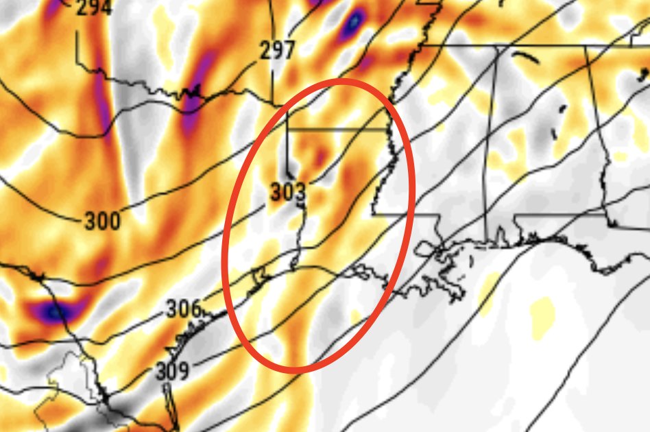 However... ECMWF advertises a small but potent extension of the main shortwave down south into the pacific front regime, resulting in a completely different story. With amplification of low-level flow to support large hodos from the start, this is lkly the worst-case scenario....