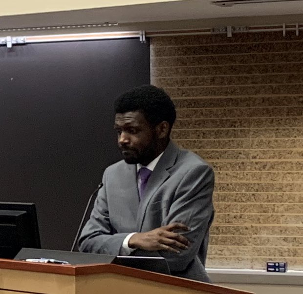 1). “Freedom is a road seldom traveled by the multitude”— Renaldo Williams started his  #chieftalk this morning  @VUMCSurgRes with this Frederick Douglass quote— and took us down several personal roads in an incredibly thoughtful and moving  #grandrounds. Thread follows....