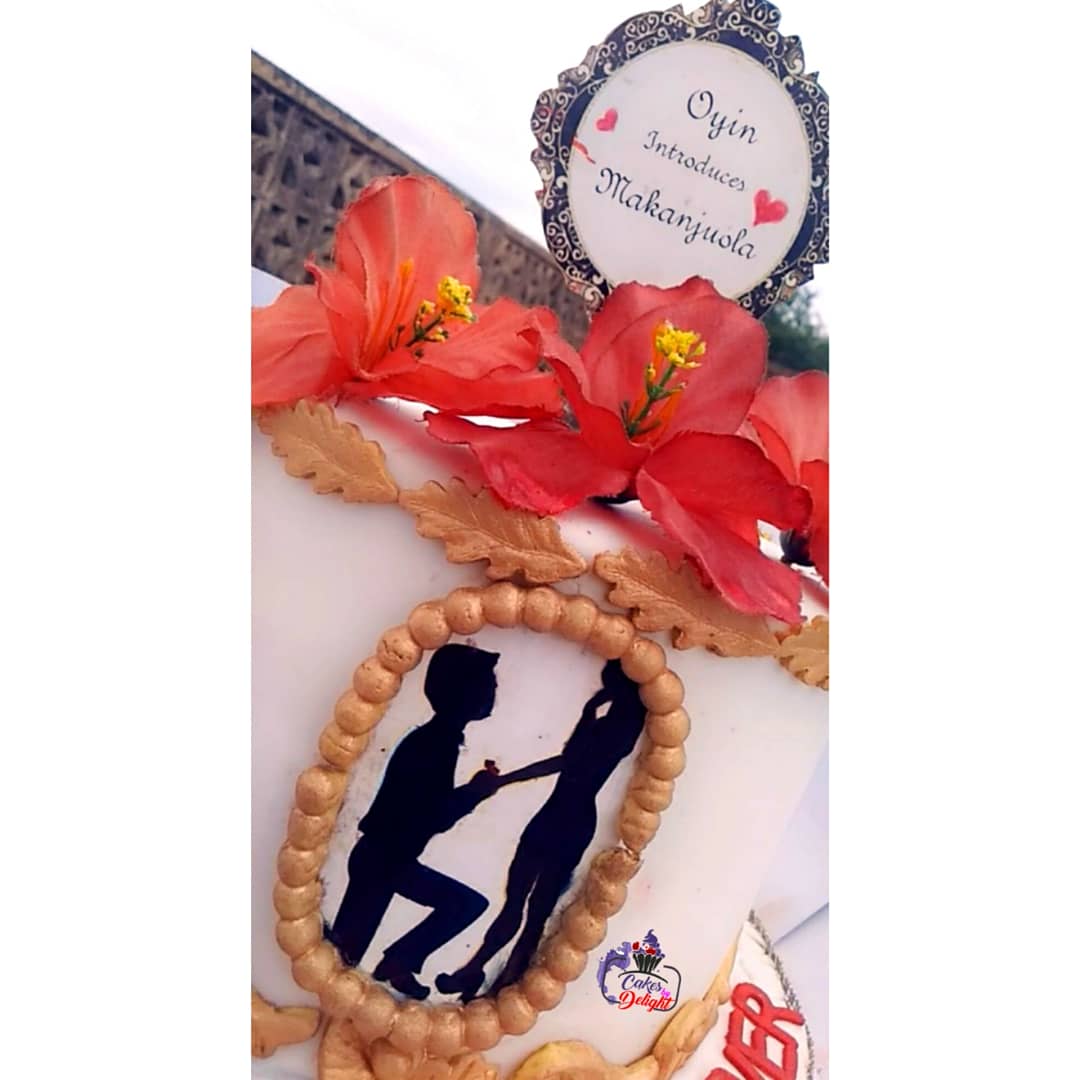 Yur_FavBaker's tweet photo. Love in the air
#Firstofallintroduction
#beautiful
#couple
#cakesbydelight https://t.co/TYCoQbG3f9