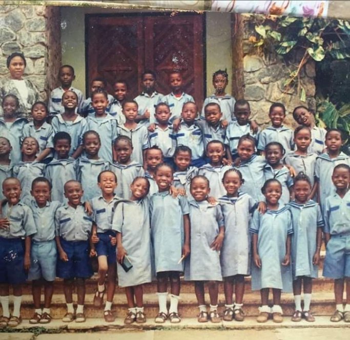 I find it really weird that I can remember my sister's classmates from primary 2. In this picture, I remember Tunji Ojuola, Victor Esuola, Jola Akintaro,Funke Akanmu, Madero Adegbite, Olumide Arowolo, Aneyo, Busayo Joel. Even d owner of d classmates  @miss_abike cannot remember