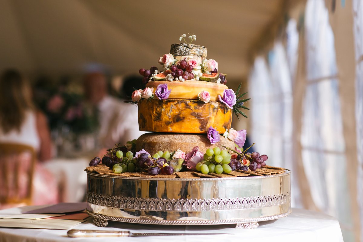 This #weddingwednesday we want to know what you think of cheese cakes.

📷 Rafe Abrook Photography